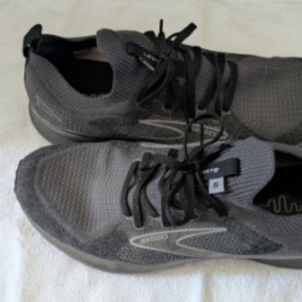 Brooks Men's Levitate 5 Neutral Running Shoe